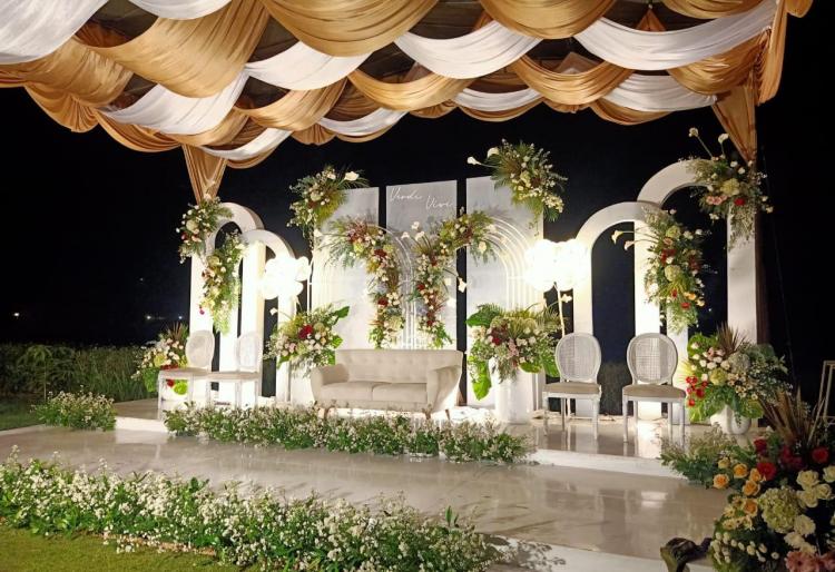 Rias, Dekorasi, Fotografer, Entertainment, Lain-Lain | Azza Wedding - Wedding Organizer & Paket Pernikahan Jogja